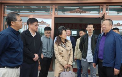 中央黨校經濟學部領導一行到公司調研