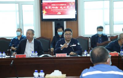 全國人大代表焦云向寶泰隆公司員工傳達兩會精神